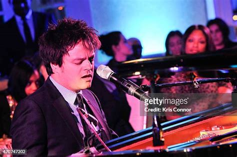 Đêm Biểu Diễn Hoành Tráng Của Jamie Cullum: Âm Nhạc Jazz Thính Điệu Và Một Cuộc Gặp Gỡ Đầy Niềm Hứng Thức!