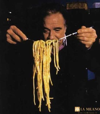 Ugo Tognazzi & The Spaghetti Catastrophe: An Evening of Culinary Chaos and Unforgettable Laughter