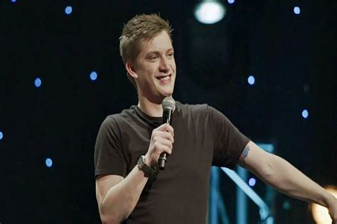 YouTuber Meets His Fans Tour: A British Comedian Brings Laughter to Hanoi